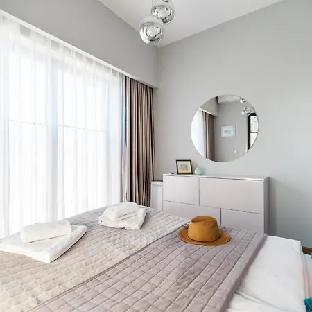 アパート Sloneczny Bulwar ウストカ